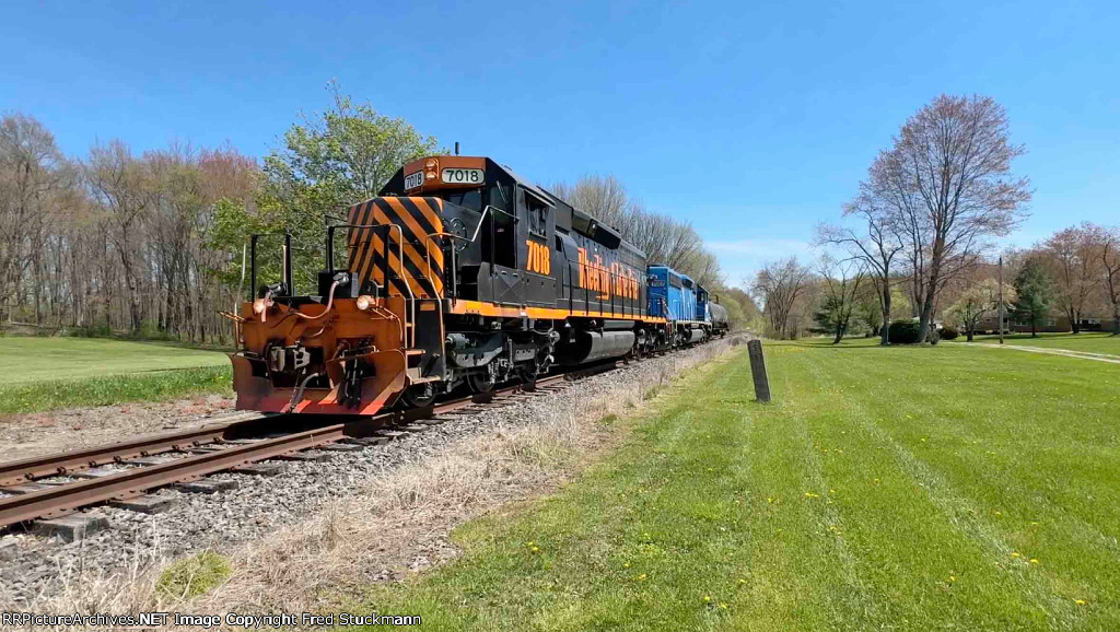 WE 7018 approaches Red Brush Rd.